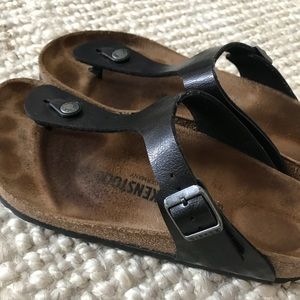 Birkenstock Gizeh Sandal in Black